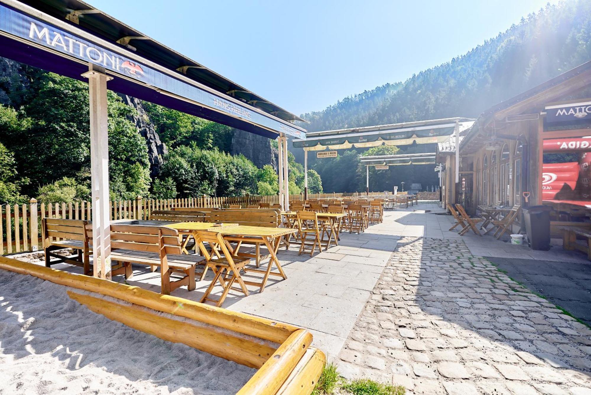 Apartmany Svatosske Skaly Loket Bagian luar foto