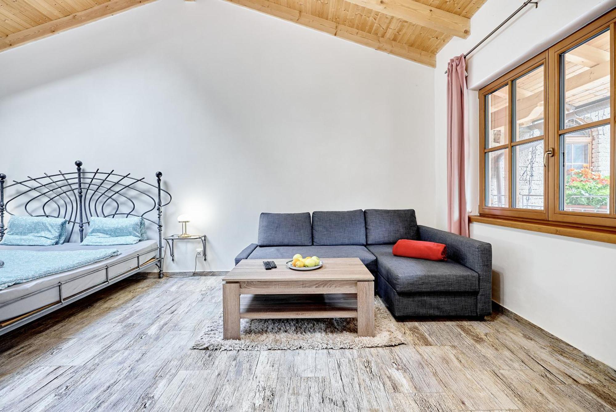 Apartmany Svatosske Skaly Loket Bagian luar foto