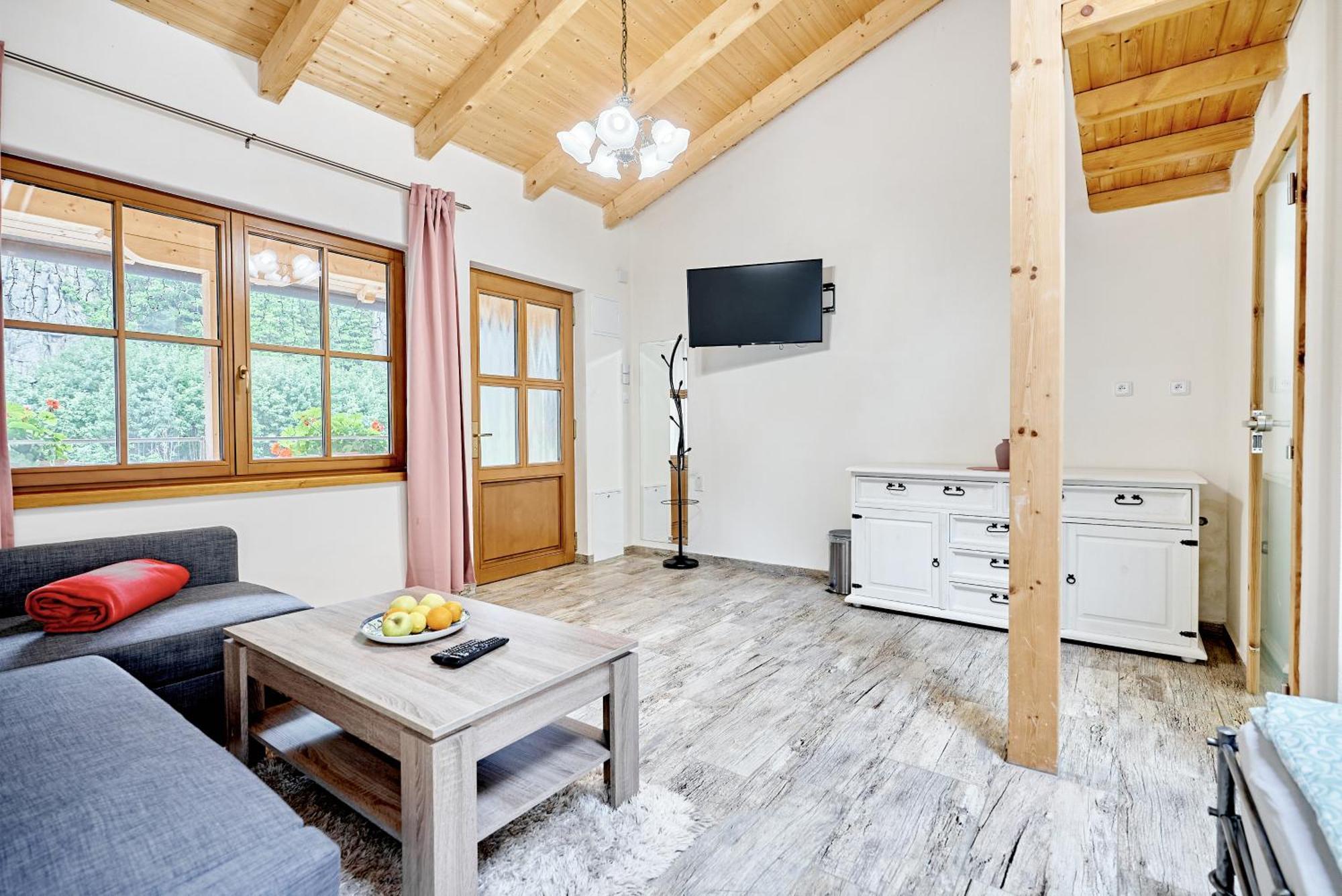 Apartmany Svatosske Skaly Loket Bagian luar foto