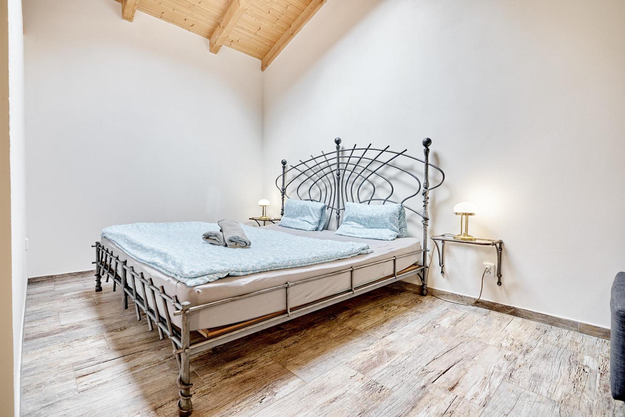 Apartmany Svatosske Skaly Loket Bagian luar foto