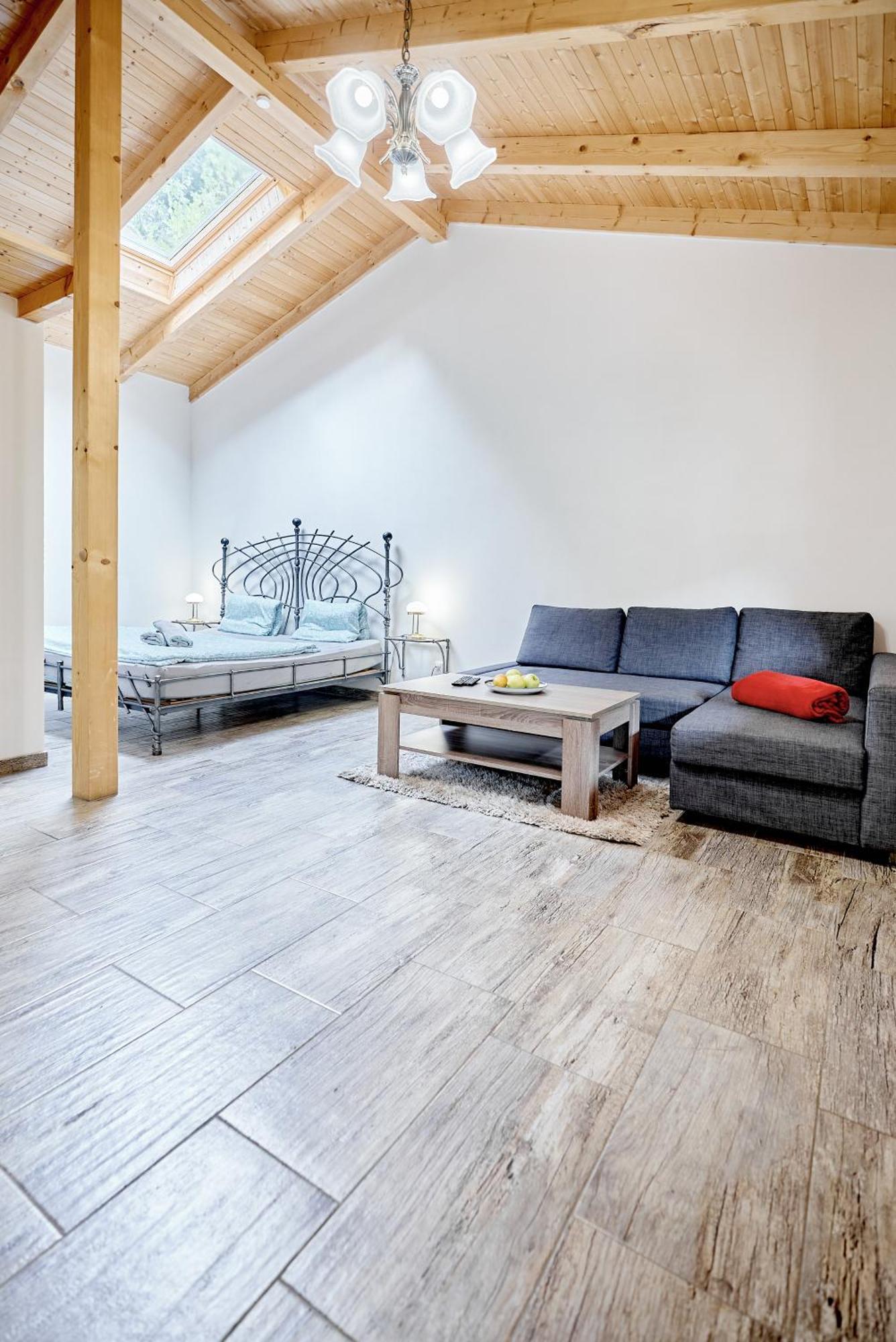 Apartmany Svatosske Skaly Loket Bagian luar foto