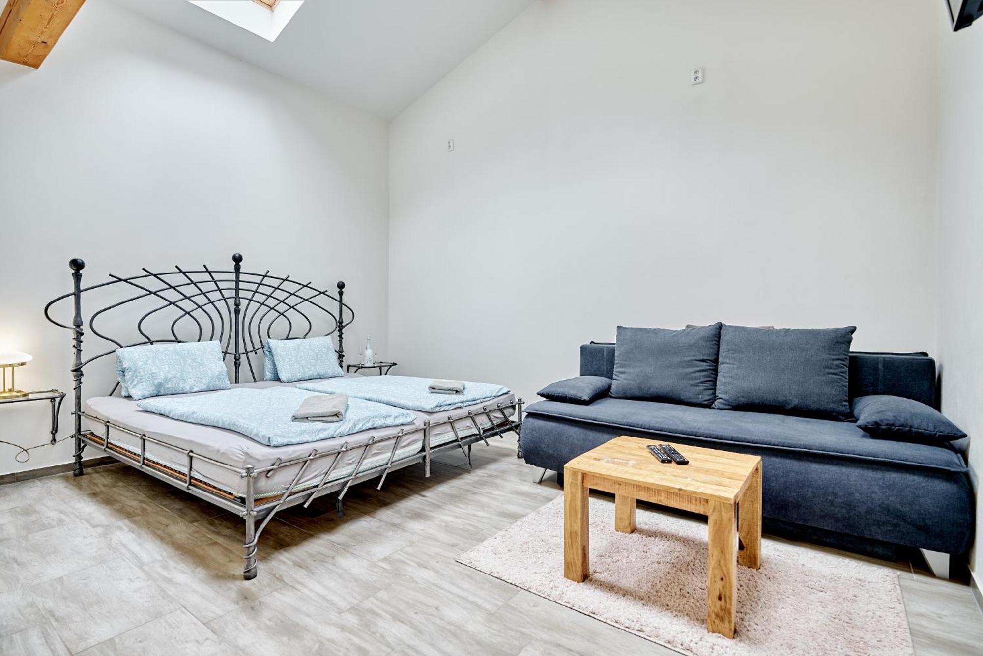 Apartmany Svatosske Skaly Loket Bagian luar foto